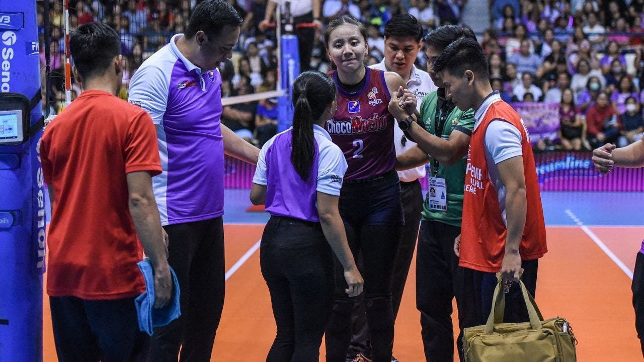 Fans rally behind Des Cheng as Choco Mucho star suffers season-ending ACL tear